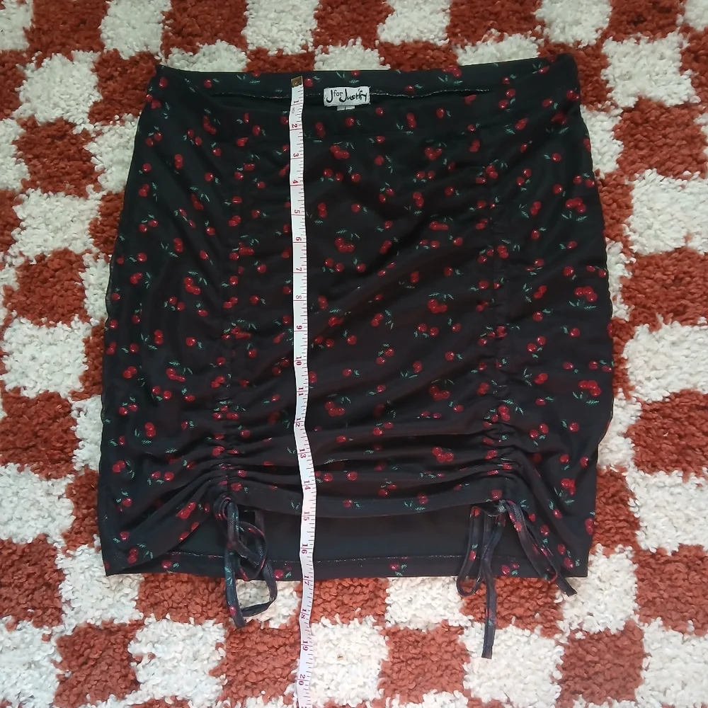 Y2k Cherry Print Ruched Mini Skirt - Picture 6 of 6